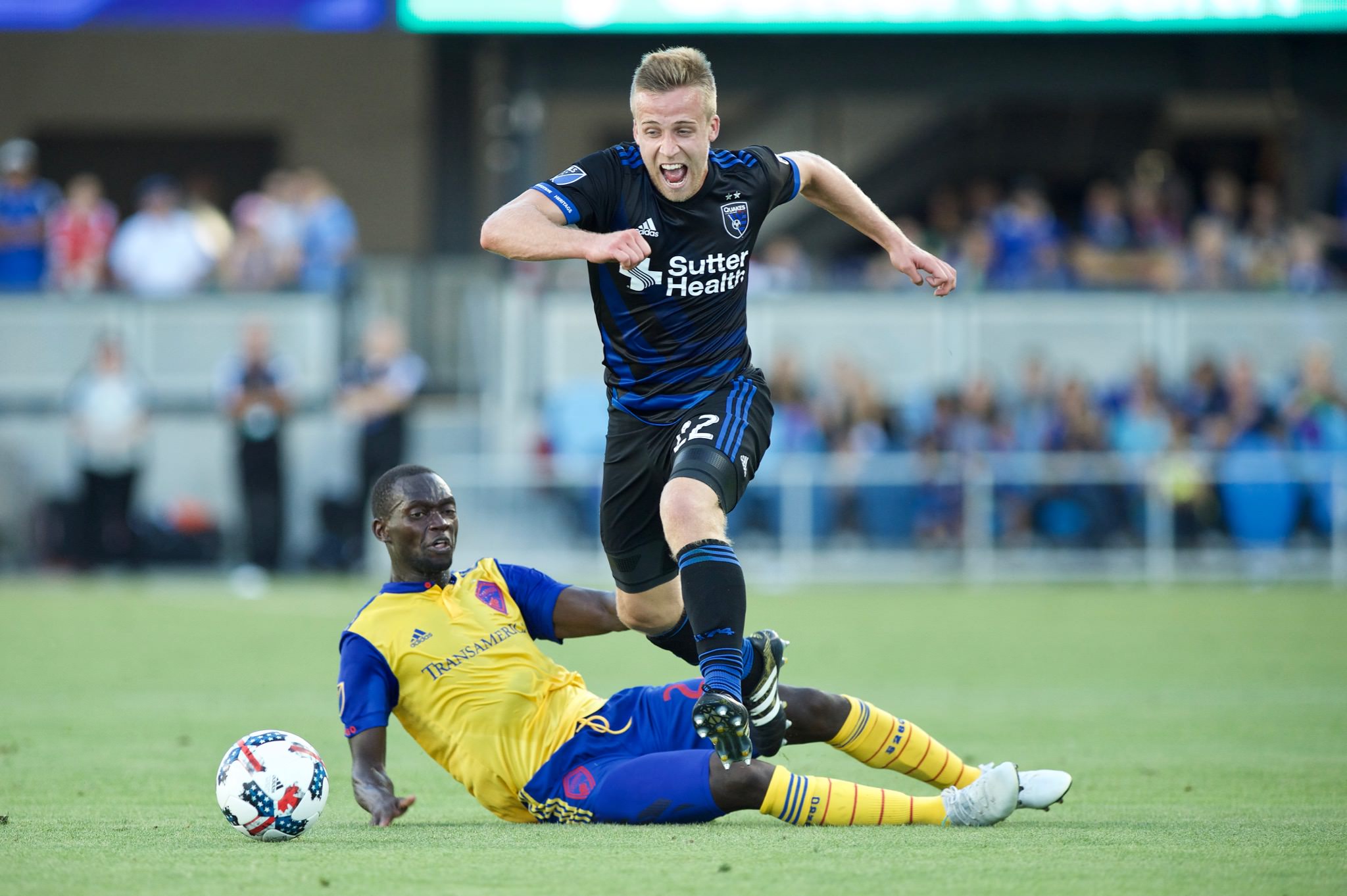 在联盟中站 在联盟中站